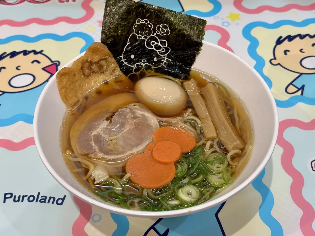 サンリオピューロランドのフードコートで食べたラーメン
